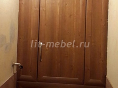 Настенный шкаф для туалета с одной створкой